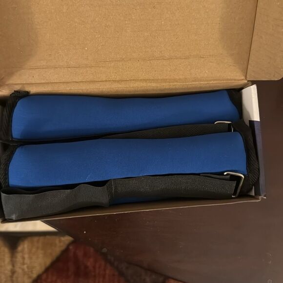 Ankle/ wrist weights  2- 1 lb. Weights
New without tags- unused
Bin - E - Picture 5 of 5